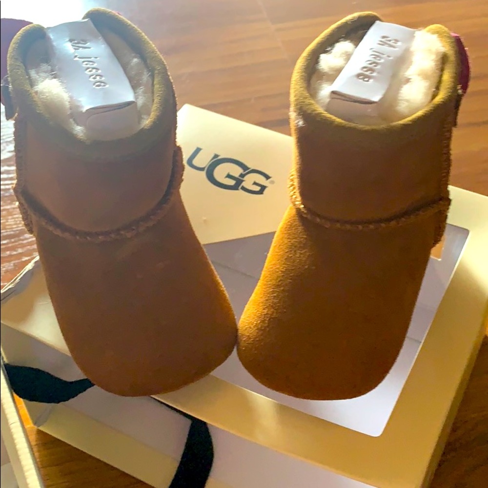 UGG Infant Boot Pink Jesse Bow with Metallic Dots